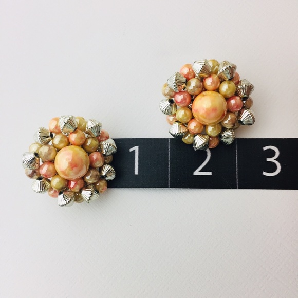 Vintage Runway Statement Beaded Clip On Earrings - Picture 8 of 8